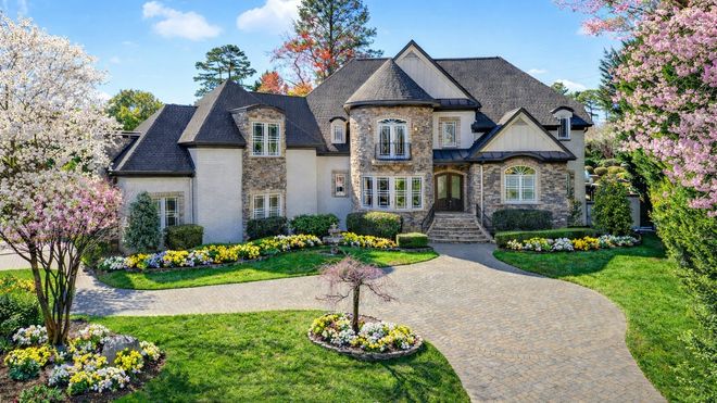 North Ridge luxury golf course estate with outdoor living retreat ...
