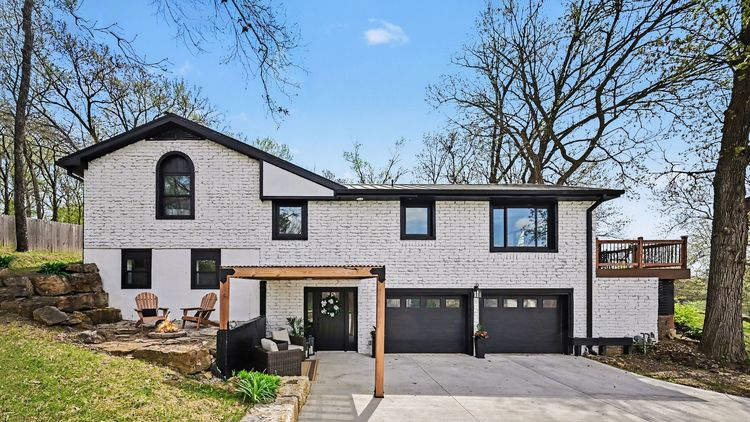 Fully Renovated Lake Front Living