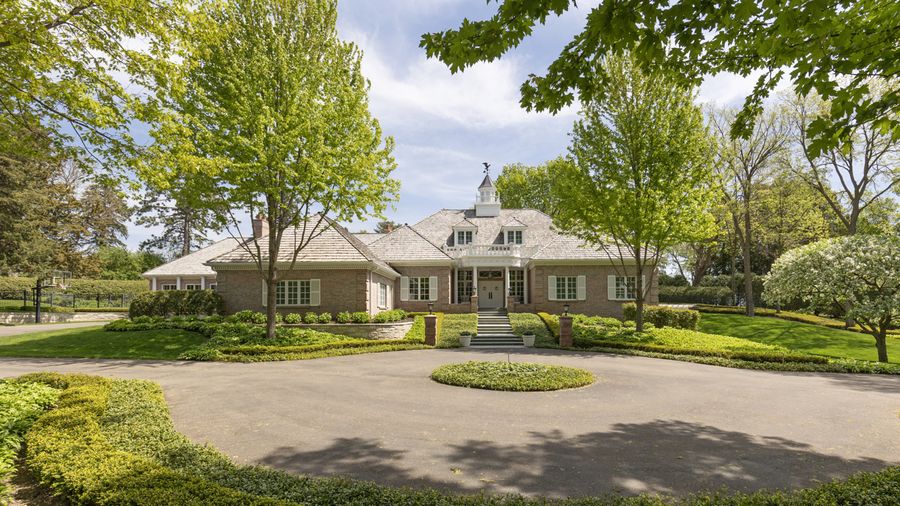 Wayzata Masterpiece // Deeded Lake Minnetonka Boat Slip
